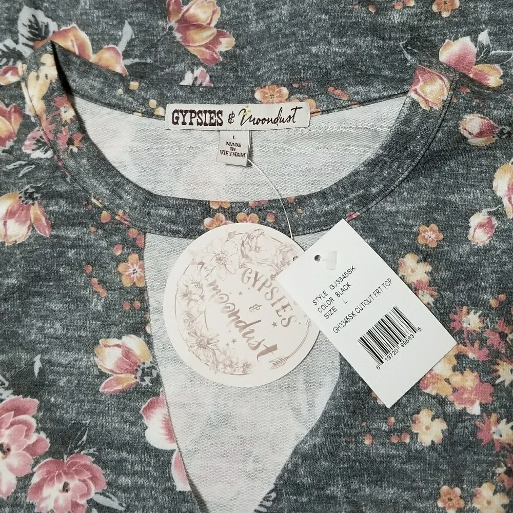 Gypsies & Moondust Cutout Bell Sleeve Blou… - Picture 5 of 8